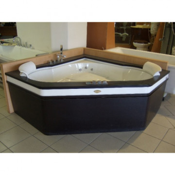 Ванна гидромассажная Jacuzzi AURA CORNER 140 арт. 9F43-508A, 140x140xh60 см, версия с отделкой из дерева Тик